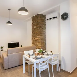 https://holidays-in.italymilanhotels.net